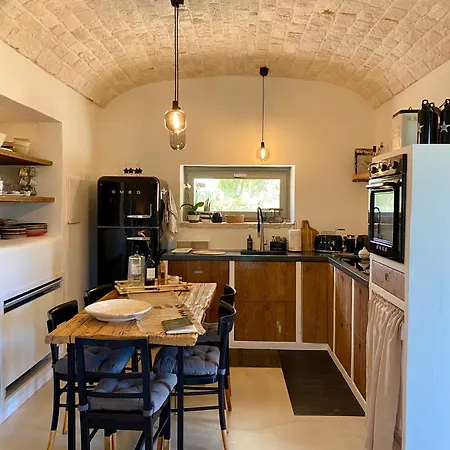 Trulli Terra Di Mezzo Cisternino